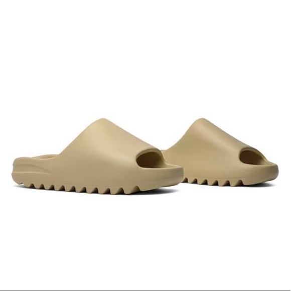 New Yeezy x adidas Slides Desert Sand. Size 9M - Picture 6 of 8